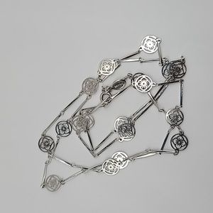 vintage flower cut Avon silver tone with elegant links necklace